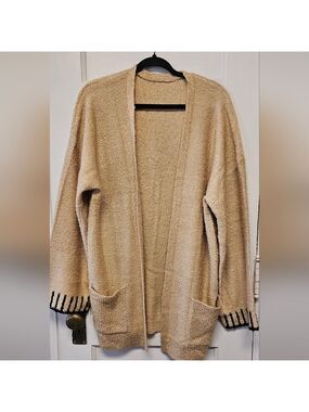 Cozy Bouclé Cardigan Beige Neutral Open Front Pockets Soft Oversized Sweater
